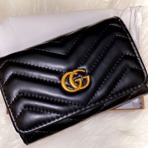✨WEEKEND SALE ONLY!✨ Luxe Black & gold logo wallet